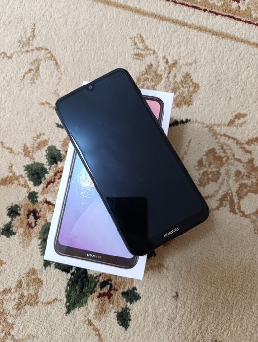 Телефон Huavei Y7