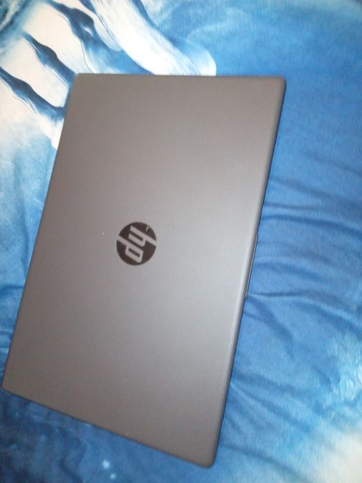 Vând laptop HP 512gb și 16 gb ram fara nicio problema aproape nou