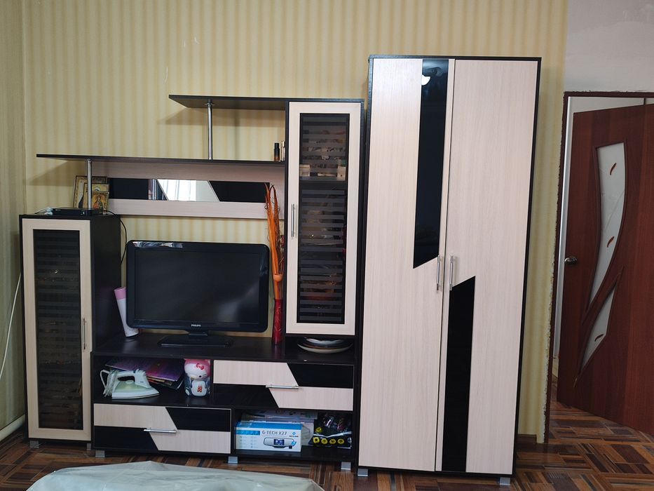 Продам горку в гостиную