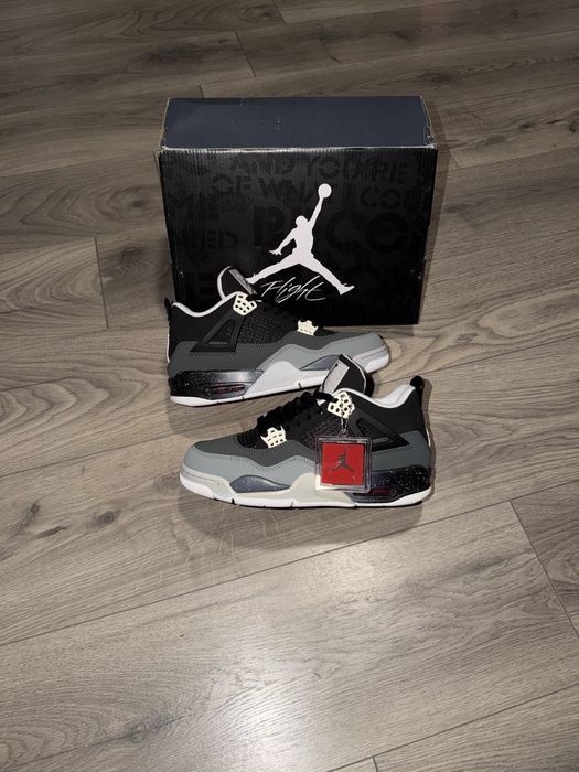 Jordan 4