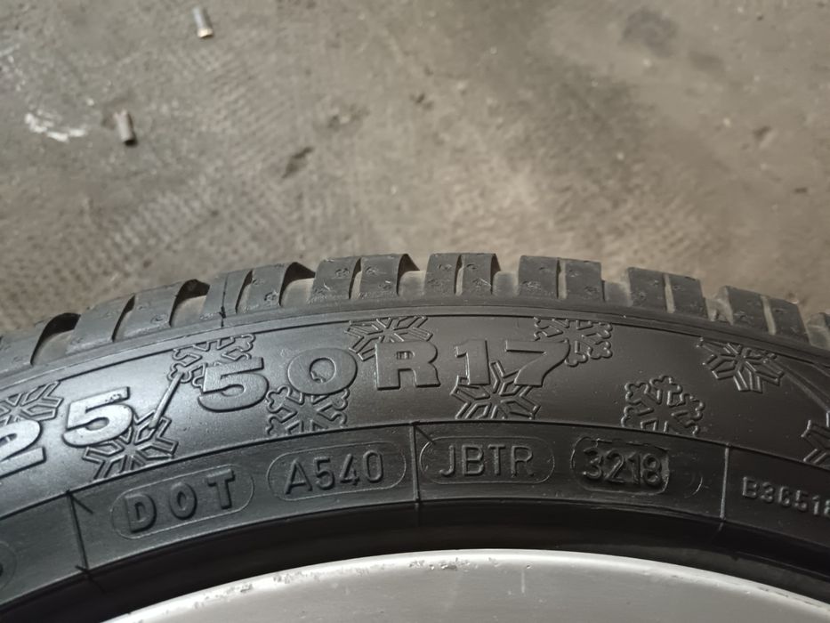 Anvelope iarna Dunlop Winter Sort 4D 225 50 R17  98H. XL