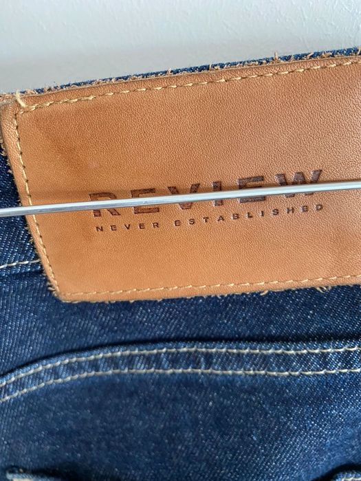 Pantaloni blugi Review