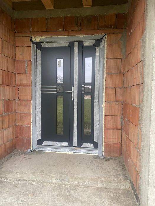 Tâmplărie PVC, Aluminiu, Lemn – Uși & Ferestre