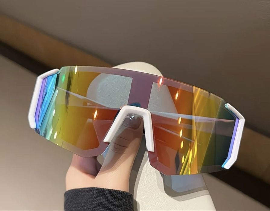 Очки спортивные.