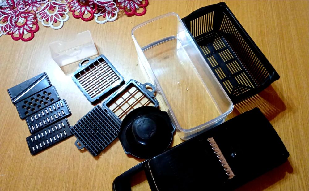 Răzătoare cu toate accesoriile