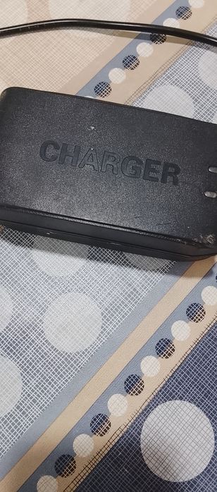 Încărcător Tricicleta Volta 60v