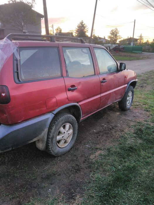 Нисан Терано 2.4 НА ЧАСТИ.