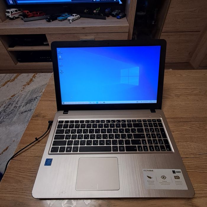 Продам ноутбук Asus VivoBook
