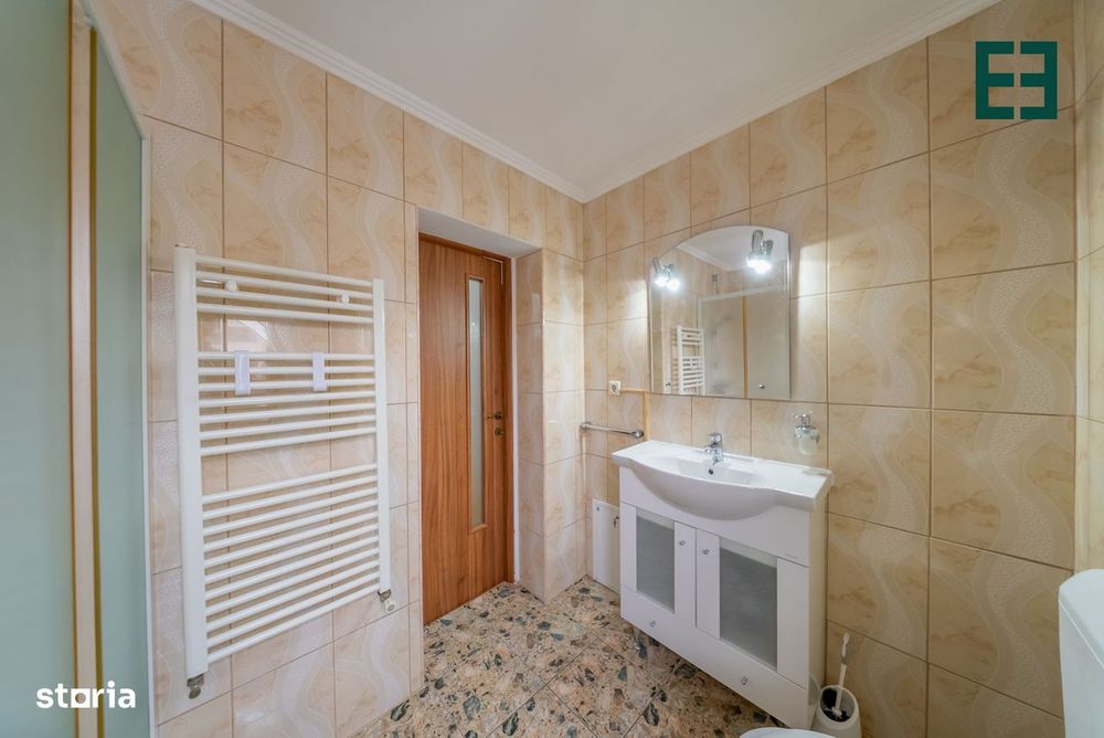 De închiriat - Apartament la casă cu 2 camere zona UTA - Arad