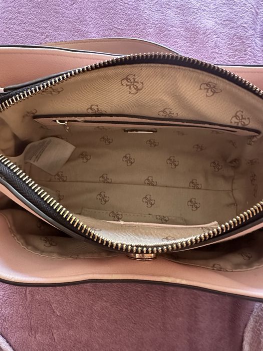 Дамска чанта Guess