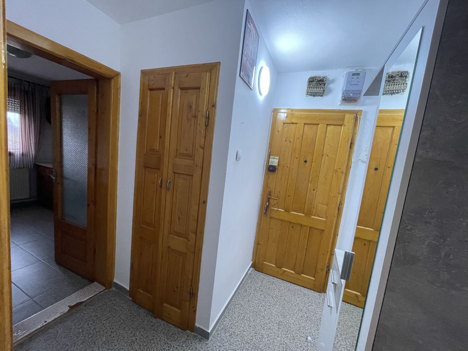 Apartament 2 camere et 1 central Chisineu Cris