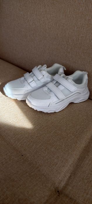 Новые кроссовки для девочки , 35 размер