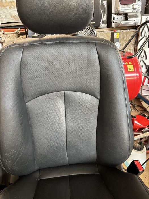 Предни кожени седалки за w211 пълен ел