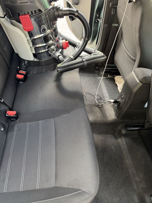 Curățare tapițerie auto și casă