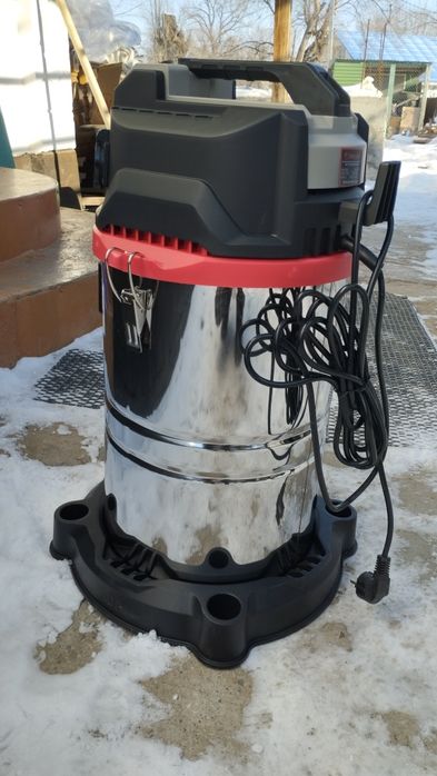 Пылесос промышленный.