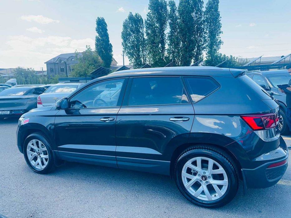 Jetta VS5 by Volkswagen 1.4 Turbo, 32000 km probeg. 2023/24 дан