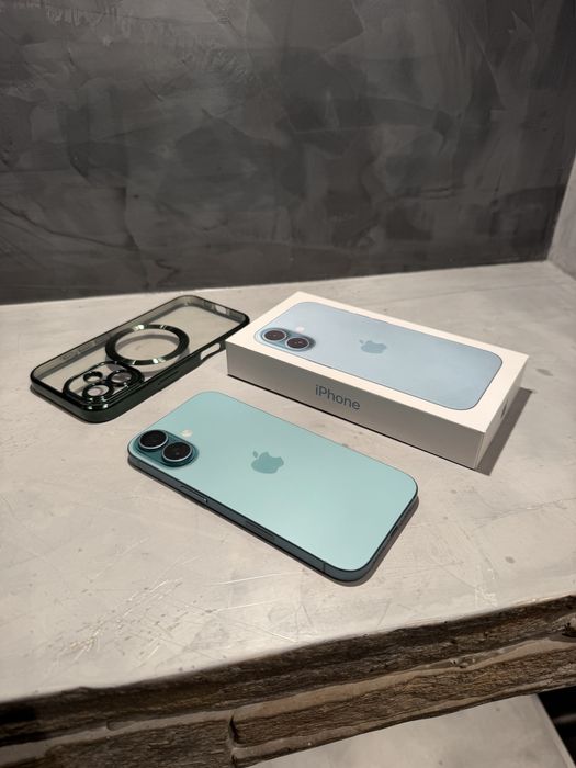КАТО ЧИСТО НОВ Iphone 16, 98% батерия Teal