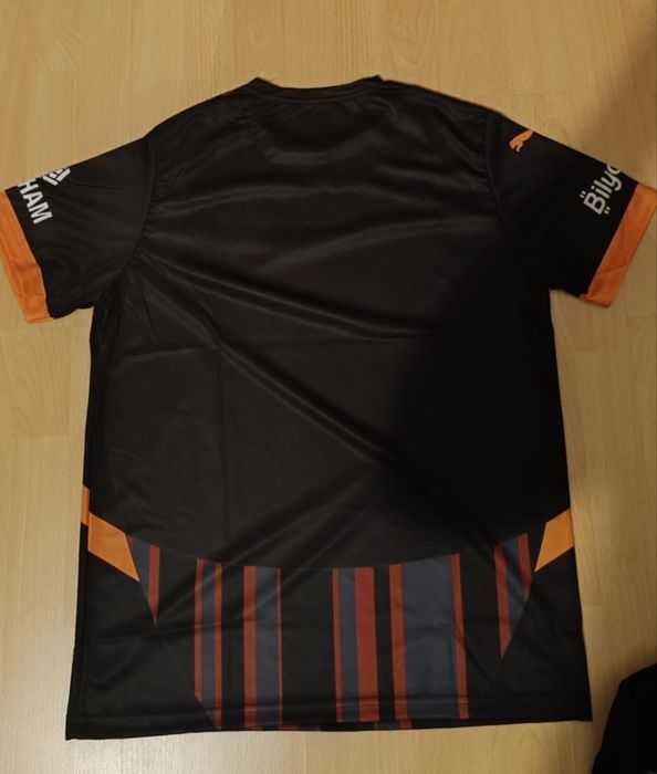 продавам галатасарай тениска