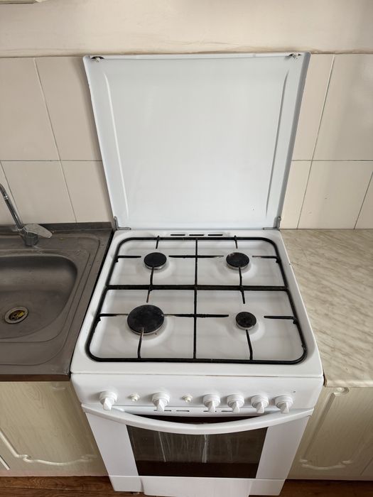 Продам газ плиту