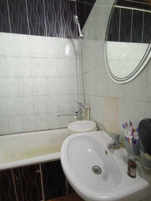 3/1/4 сотилади. 72 м²