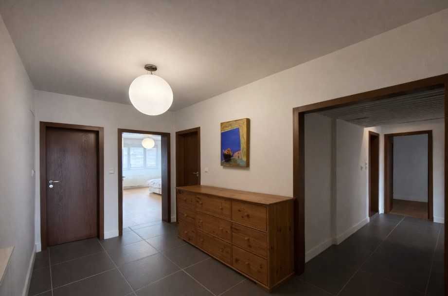 Дава се под наем Четиристаен апартамент в София, Стрелбище - 220 кв.м за 1395.36 € - Снимка #8