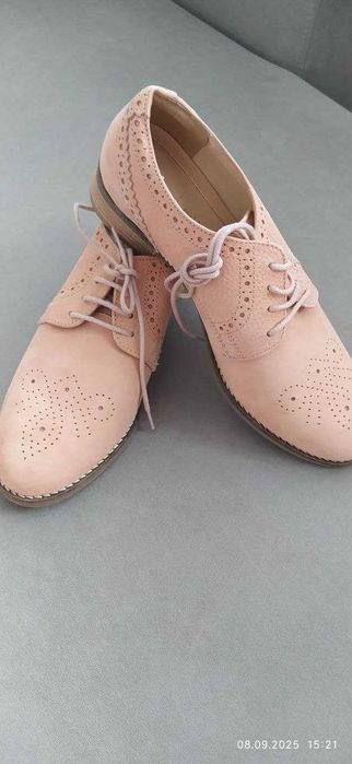 Продаю новые женские замшевые туфли разм39,5. Произведены в Португалии