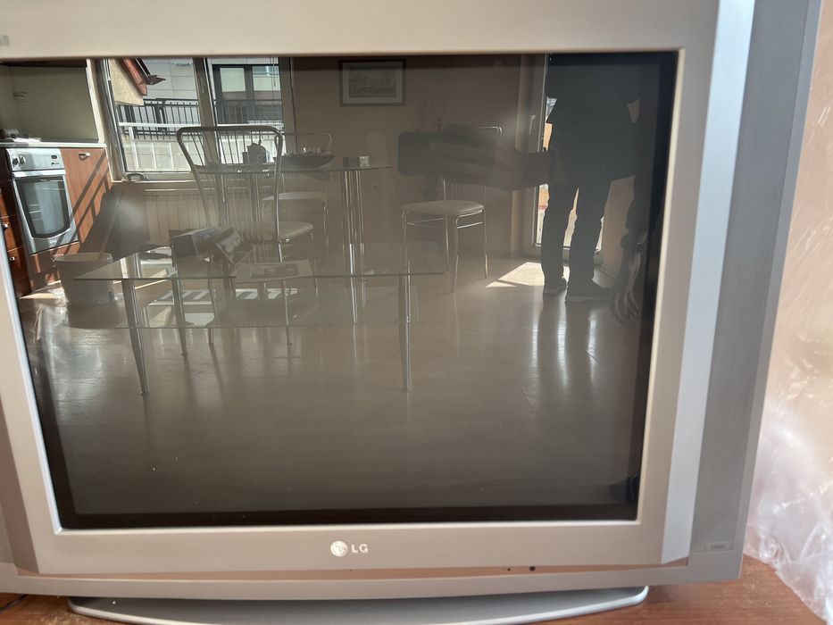 Телевизор LG slim