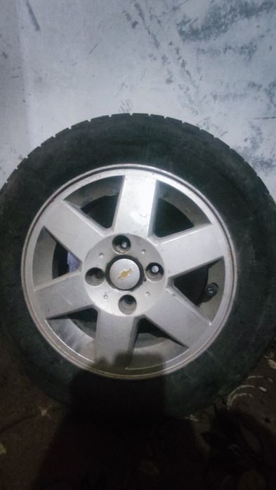 Продам шины с диском от ласети до R15