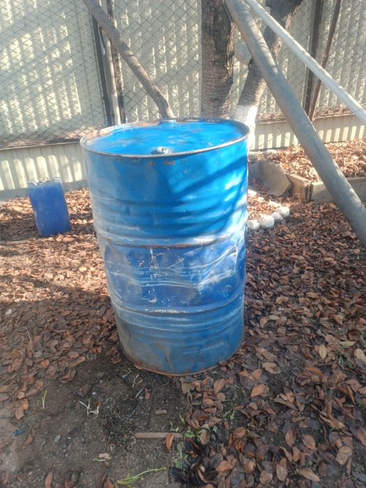 Продам бочку 200 л б/у