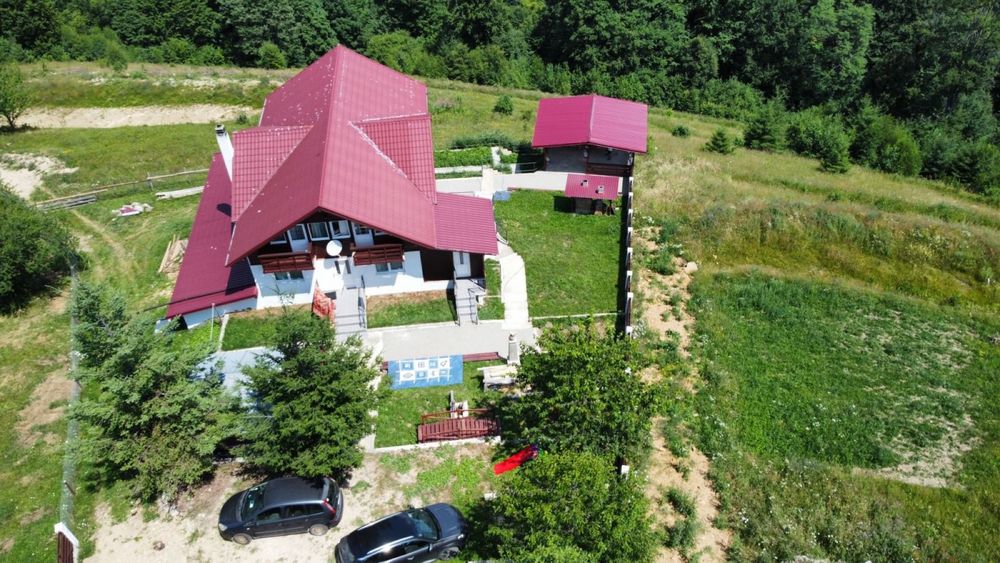 Cabana de inchiriat 11 camere 22 persoane muntele rece  jud. Cluj