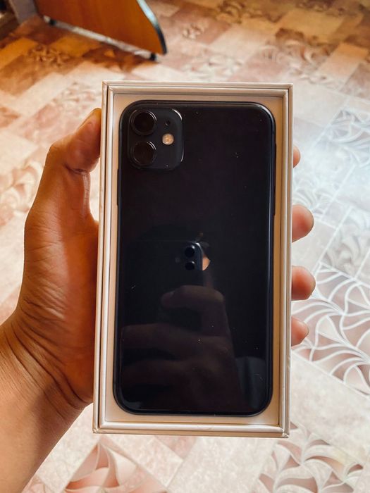 Айфон 11.        .