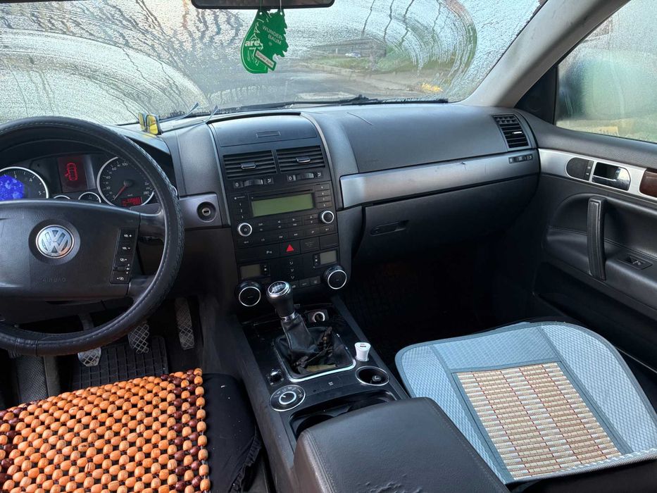 VW Touareg 2,5L diesel 2008 330.000km    3500 euro