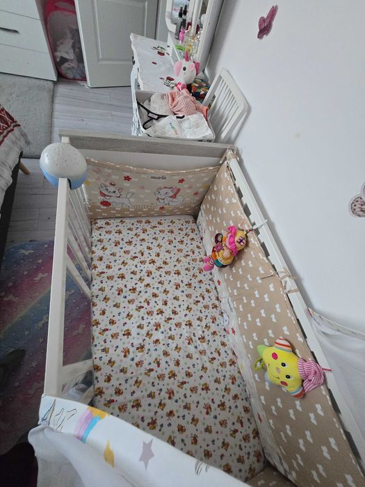 Vand patut de lemn dimensiunea 90x70. Prezinta putine urme de uzura.