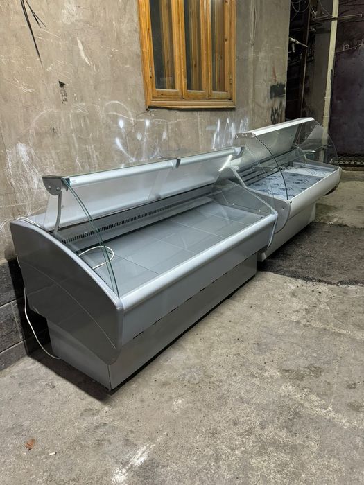 Продам витринные холодильники