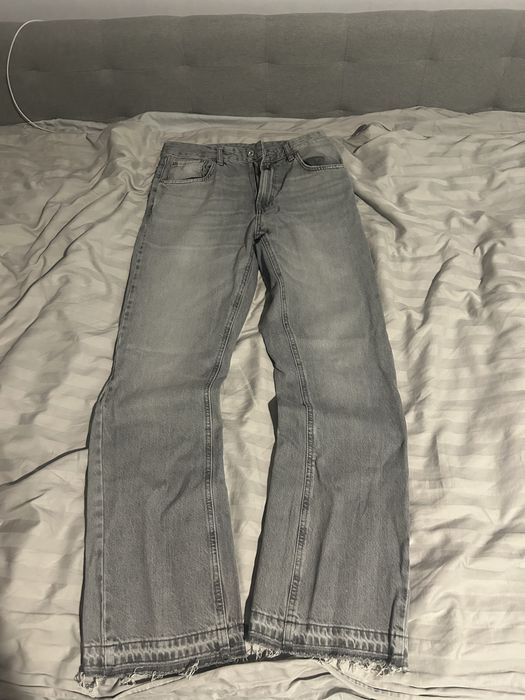 Продавам сиви flared jeans