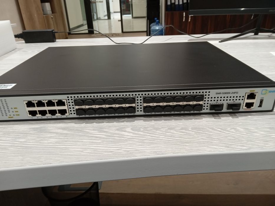 Управяемый коммутатор уровня 3 SNR-S300X-24FQ