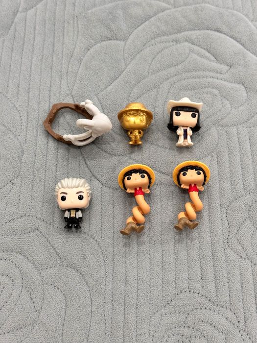 Продам фигурки kinder joy One piece