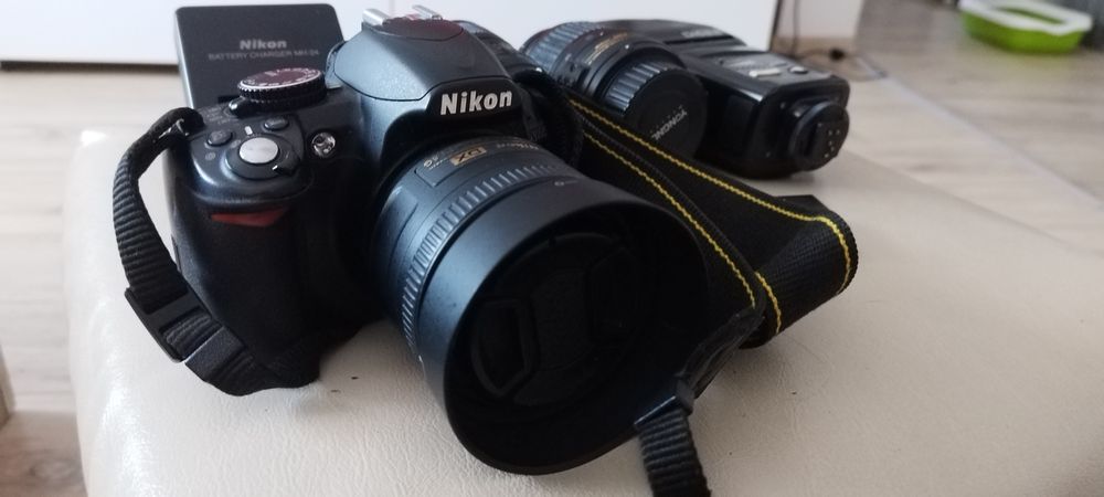 DSLR NIKON D-3100 - pachet complet