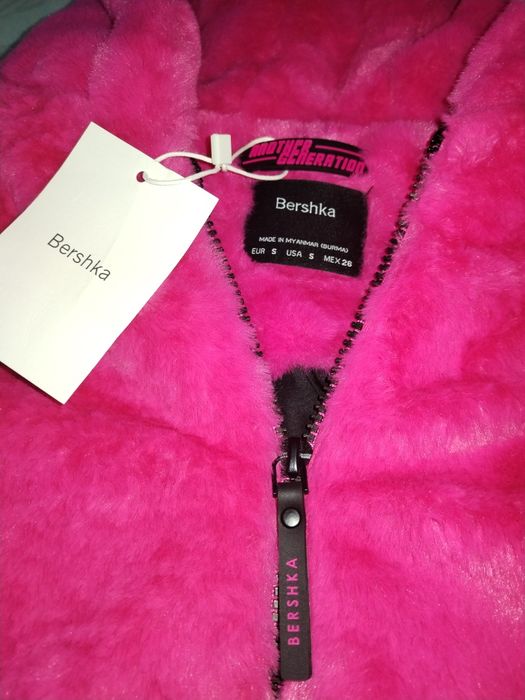 Яке BERSHKA размер S