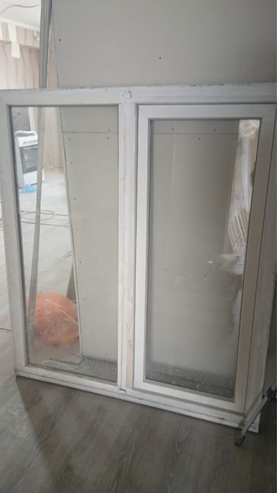Платсиковые окна и дверь