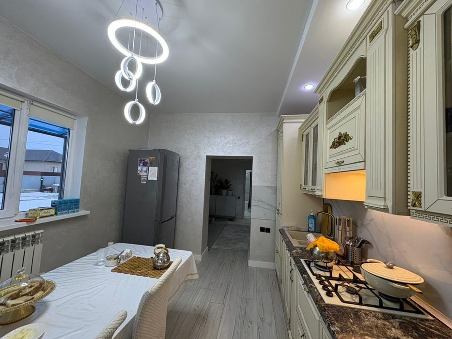 Современный дом с ремонтом и мебелью