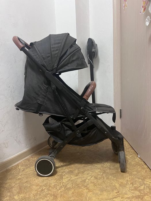 Коляска прогулочная