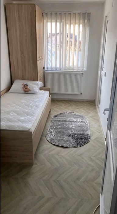 Închiriez garsonieră
