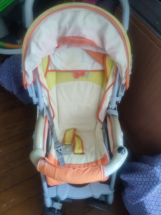 Детская прогулочная коляска