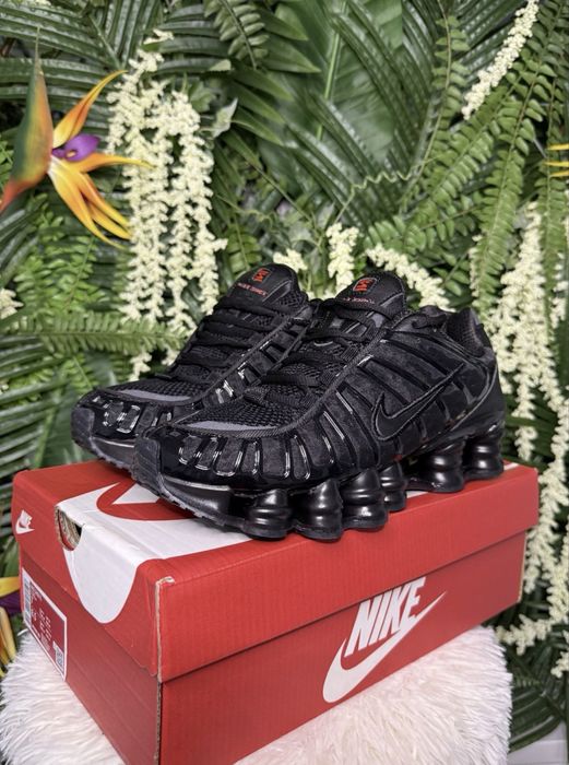 Adidasi nike shox