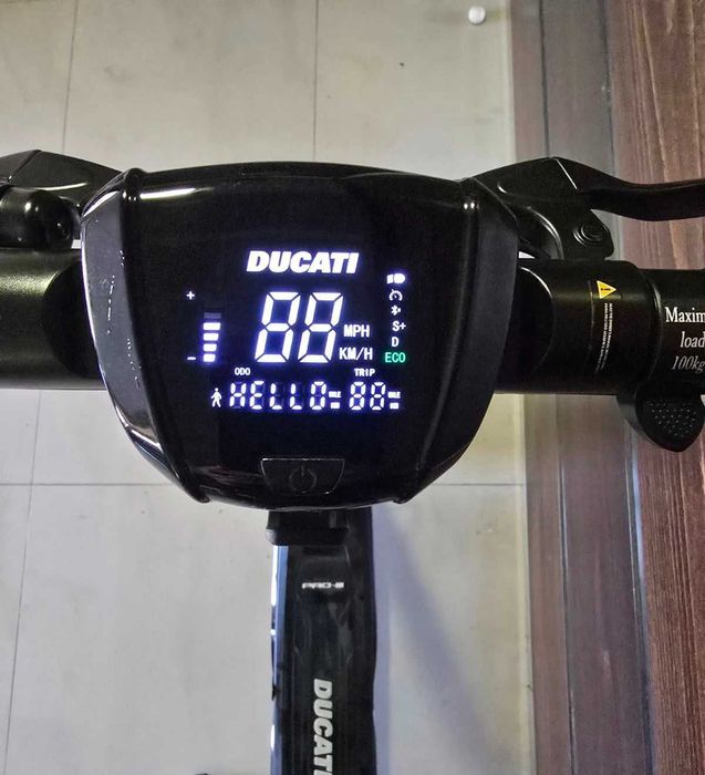Електрически скутер тротинетка Ducati