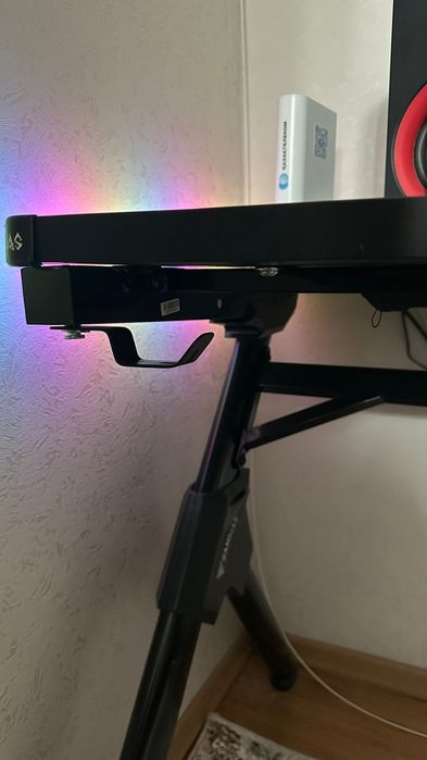 Стол компьютерный игровой