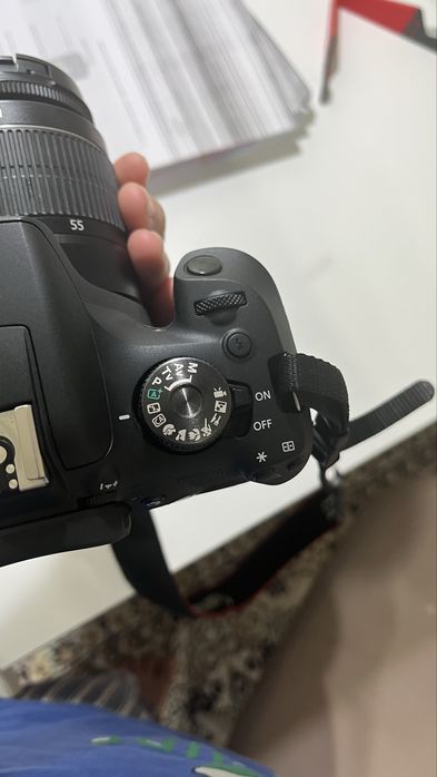 Фотоаппарат Canon 2000D