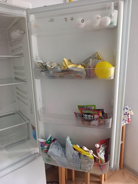 Продам холодильник Indesit