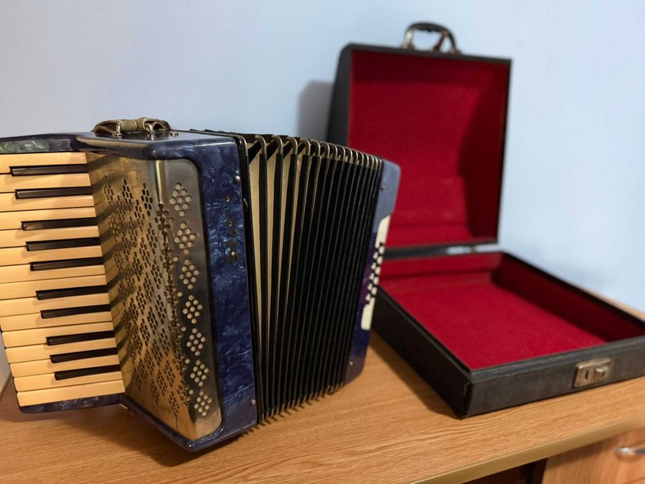 Acordeon de vânzare /PRET NEGOCIABIL!!!